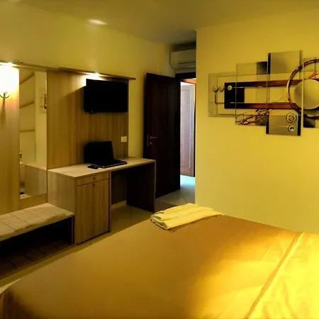 Pensión La Piazzetta 4*