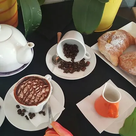 ゲストハウス La Piazzetta