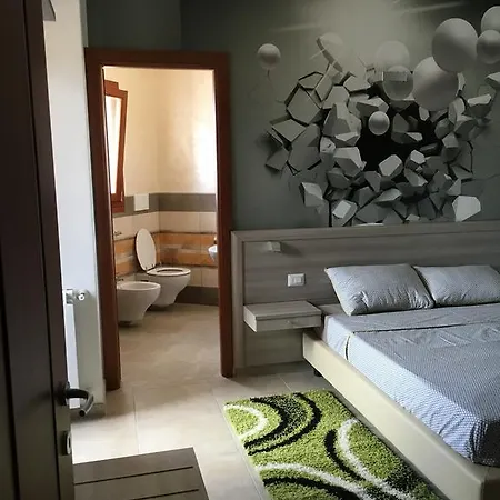 ゲストハウス La Piazzetta オルビア