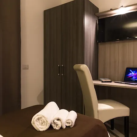 La Piazzetta ゲストハウス 4*