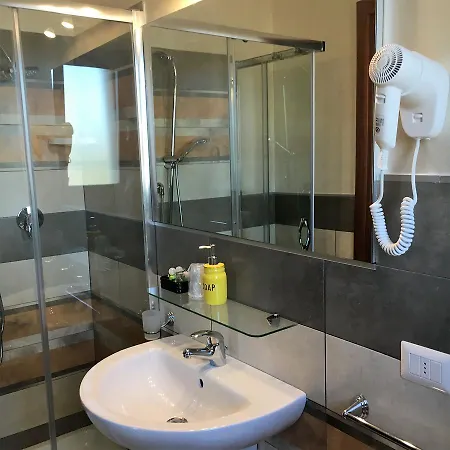 ゲストハウス La Piazzetta